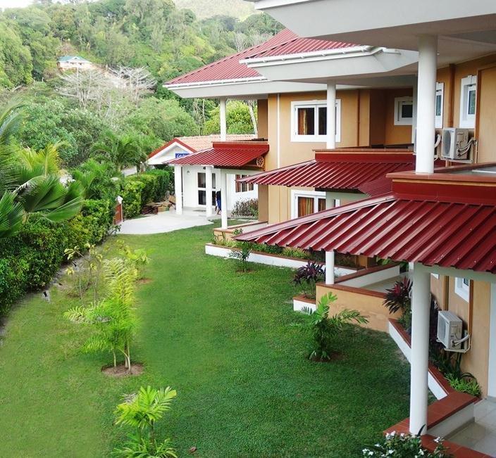 I “Cote d’Or Apartments” si trovano nelle immediate vicinanze della più bella spiaggia di Praslin, l’omonima Cote d’Or. Qui potrete trascorrere una vacanza unica, immersi nell’allegra atmosfera creola.