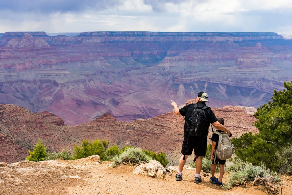 “Il Viaggio Impronta”, un must per esplorare i punti di maggiore interesse dell'Ovest degli Stati Uniti e i Parchi, come il Grand Canyon, la Monument Valley e non solo. Il circuito è disponibile in una sola categoria di prezzo. Il viaggio è accompagnato in lingua italiana ed è di grande interesse culturale e paesaggistico!