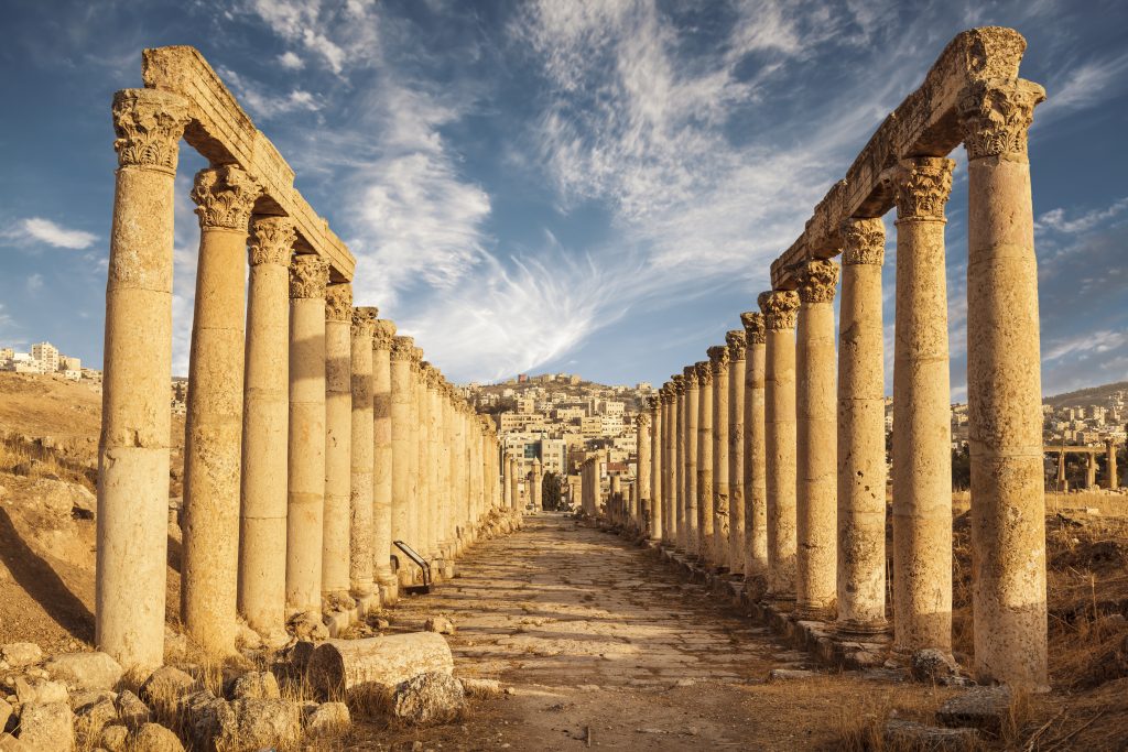 Il nostro programma di punta per la Giordania. Un tour completo che raccoglie in sé tutti i punti di maggiore interesse a partire dalla capitale Amman, il castello di Ajloun, il Monte Nebo, una magica notte nel deserto del Wadi Rum e la splendida Petra. Novità 2023 intera giornata con pranzo e accesso alle spiagge del Mar Morto e l’esperienza di una notte all’Hotel Mosaic nel cuore di Madaba. Il viaggio è curato e prevede accoglienza e assistenza dal controllo passaporti in arrivo e prosegue con accompagnatore in lingua italiana e ospita al massimo 20 – 22 partecipanti per offrire una partecipazione coinvolgente. Il circuito è disponibile in 2 categorie di prezzo: 4 stelle (turistica superiore) e 5 stelle (prima).