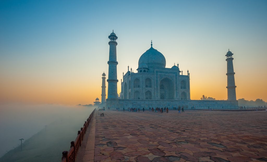 Il viaggio in India rappresenta un’esperienza unica e profonda, avrete la possibilità di osservare il Taj Mahal, il capolavoro dell’amore eterno, nonchè una delle Meraviglie del Mondo. Il viaggio è accompagnato in lingua italiana ed è di grande interesse culturale.