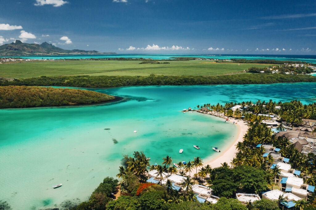 Mauritius oltre i resort villaggio locale costa oceano